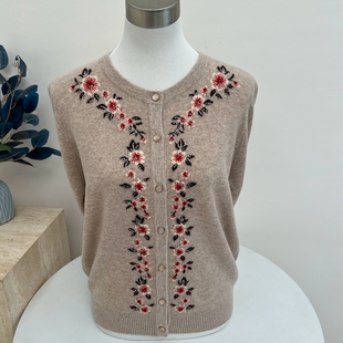 100纯羊毛妈妈装 奶奶老人保暖圆领毛线衣中老年保暖上衣 针织开衫