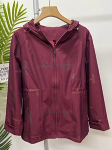专柜品秋季风衣气质妈妈装衣服宽松连帽拉链中老年春天外套上衣女