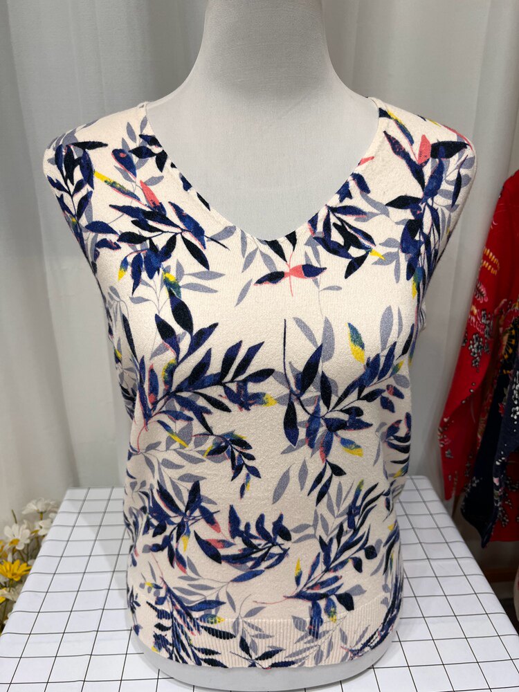 妈妈装特大码V领洋气上衣中老年人秋冬打底衫女加大加肥奶奶毛衣