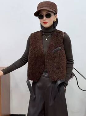 2026秋冬新款v领马甲女短款小个子羊羔毛毛绒绒叠穿皮毛一体背心