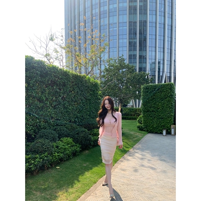 迷人的她Wcouture原创 特制设计面料 高腰包臀氛围感中长半身裙