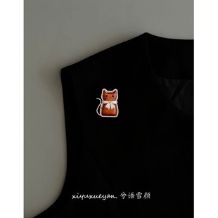 甜妹可爱蝴蝶结猫咪胸针高档精致天然胡桃木动物别针气质胸花礼物