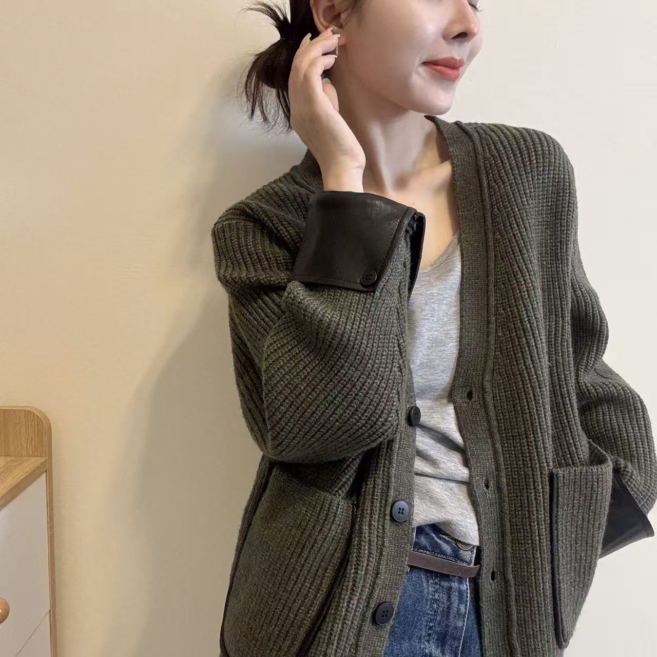 弛慵懒风V领纹理感坑条针织开衫