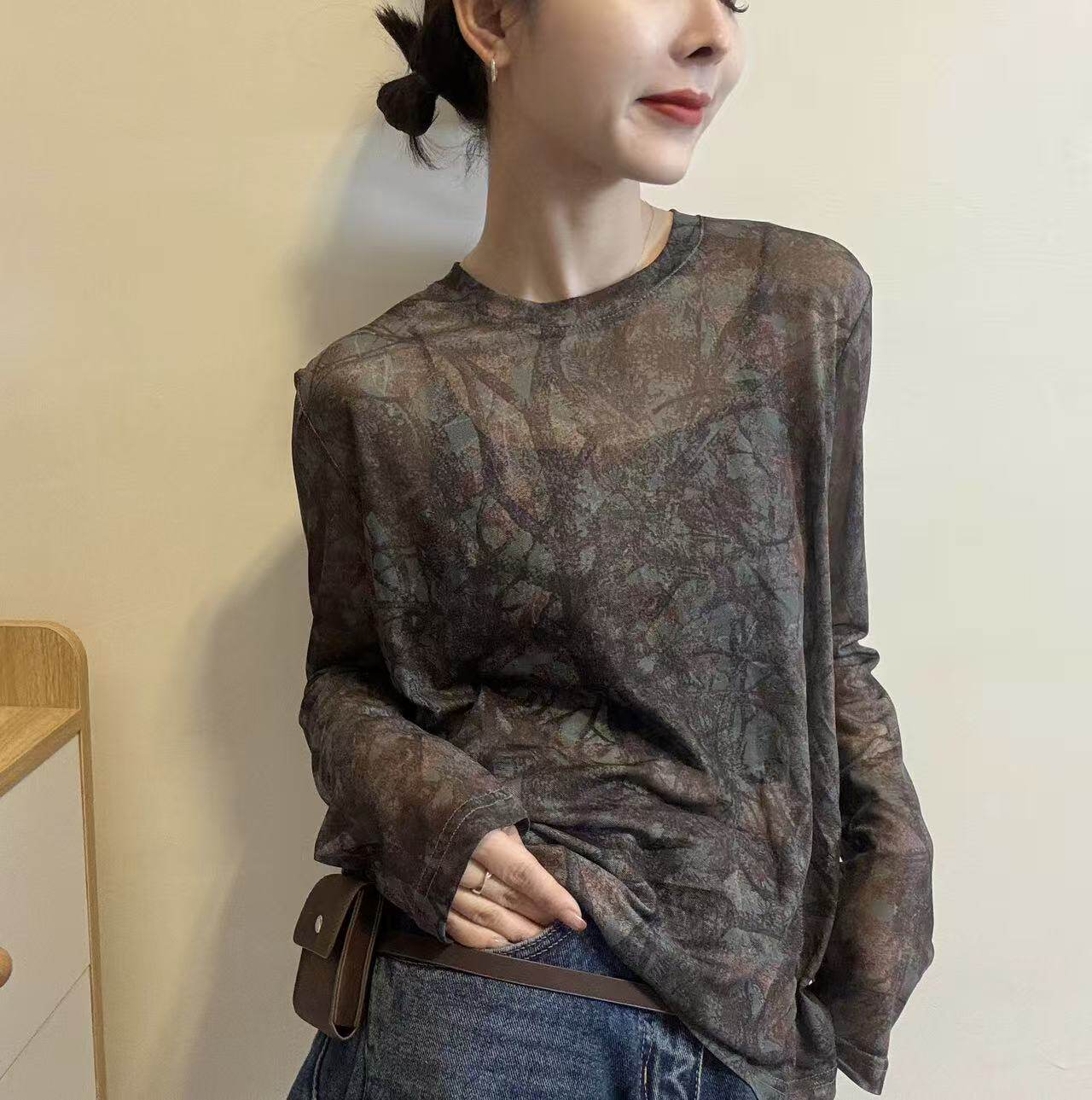 2026春夏欧货新款圆领长袖扎染印花网纱T恤女薄款显瘦百搭打底衫