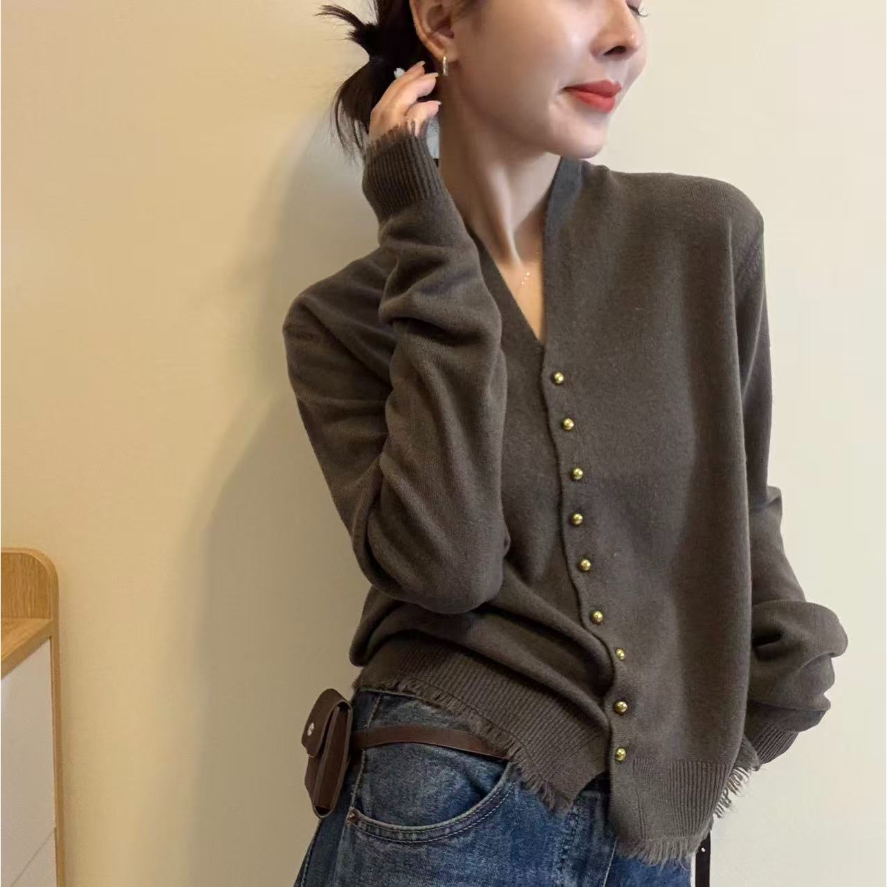 韩范V领小金扣流苏针织开衫女