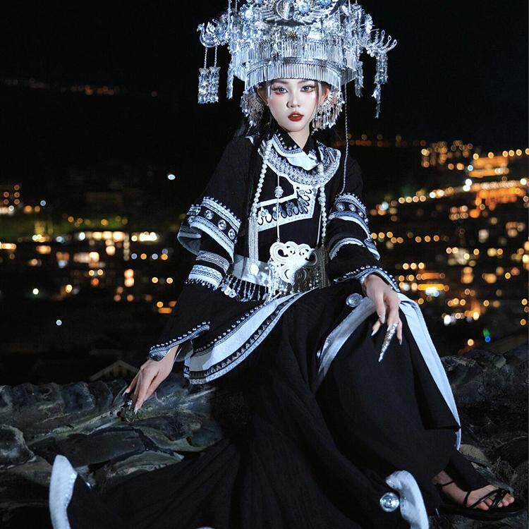 新款暗黑系蛊女风苗疆汉服少女高端鱼尾款民族风苗族服装五月摄影