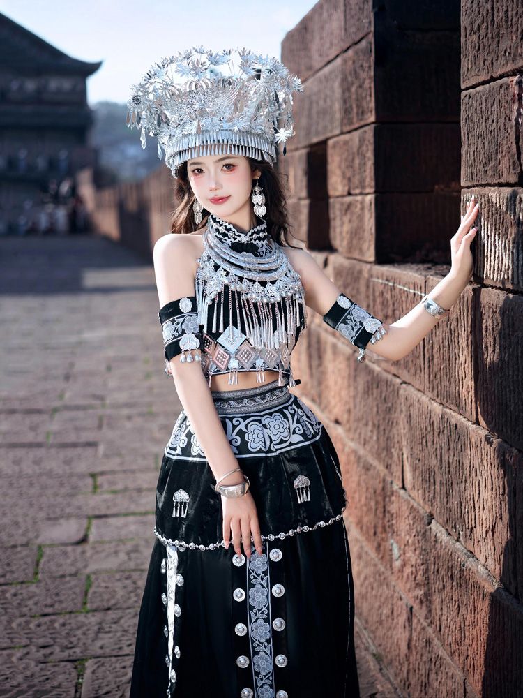 苗族服装女苗家印象刺绣爆款2024