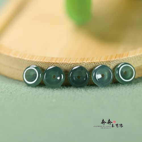 纯天然翡翠精品深邃蓝水8mm