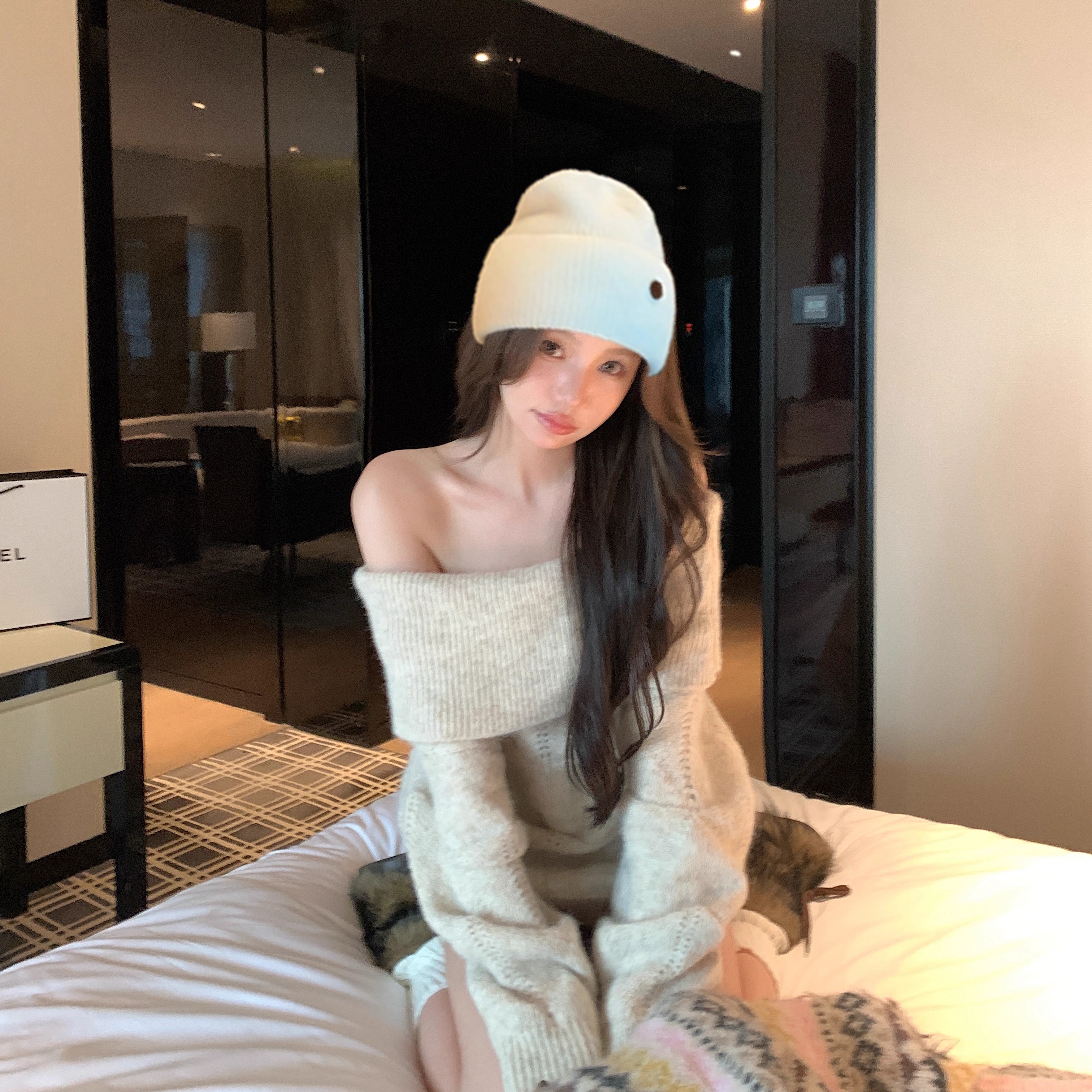 设计感一字肩毛衣宽松女秋冬