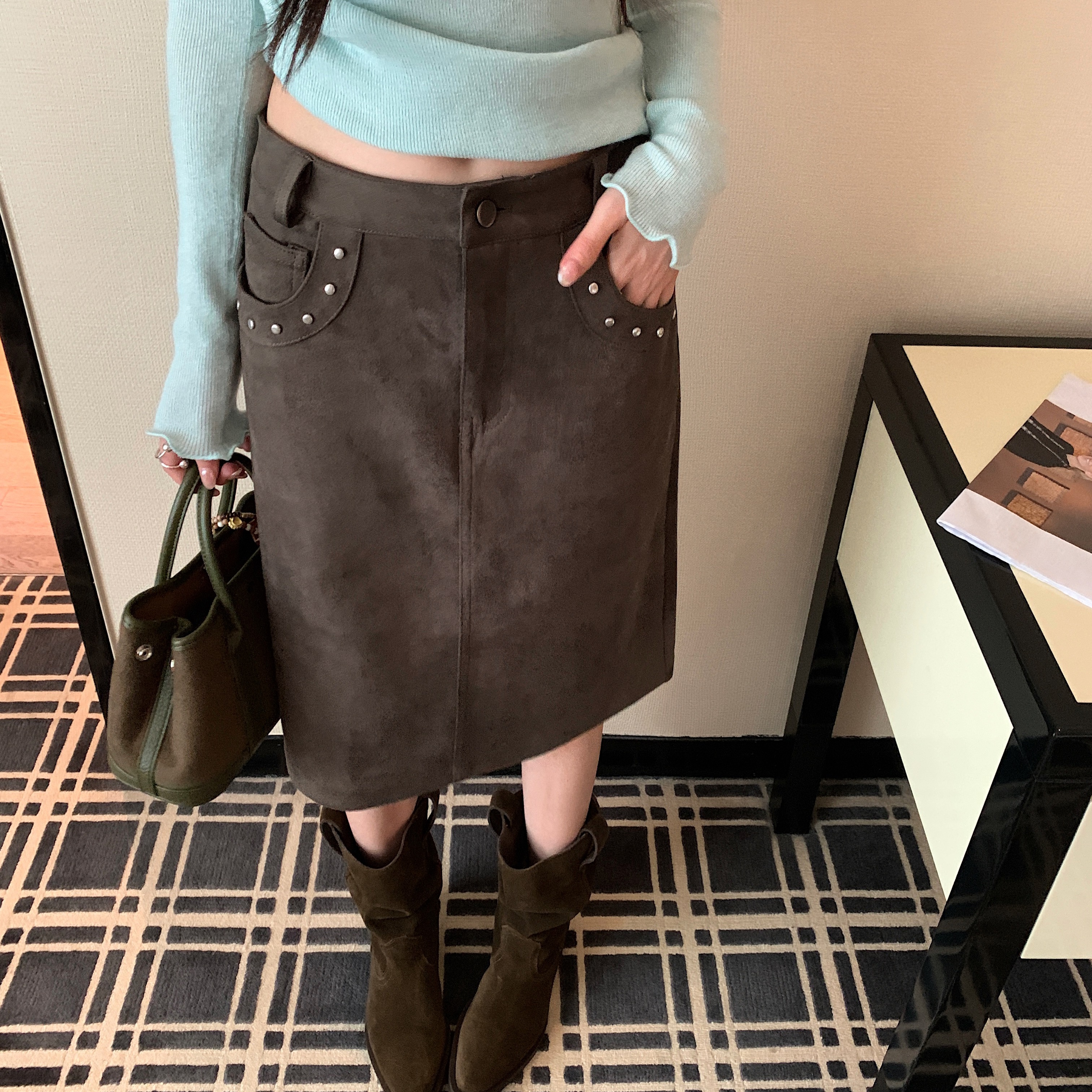铆钉中裙 灰绿色高级鹿皮绒中裙女2025冬直筒A字半身裙通勤裙子