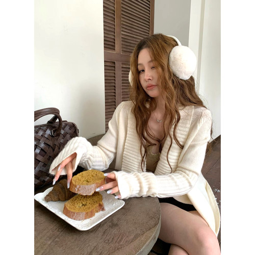 老钱风大翻领显瘦针织开衫女秋