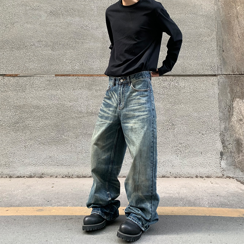 HY711多层猫须做旧水洗牛仔裤