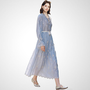 兰卡时尚法式浪漫风蓝色碎花连衣裙女长袖V领蕾丝收腰长裙度假风