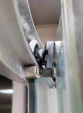 五金淋浴房轮子滚轮圆弧形吊轮轨道摇摆浴屏304不锈钢双轮浴室门