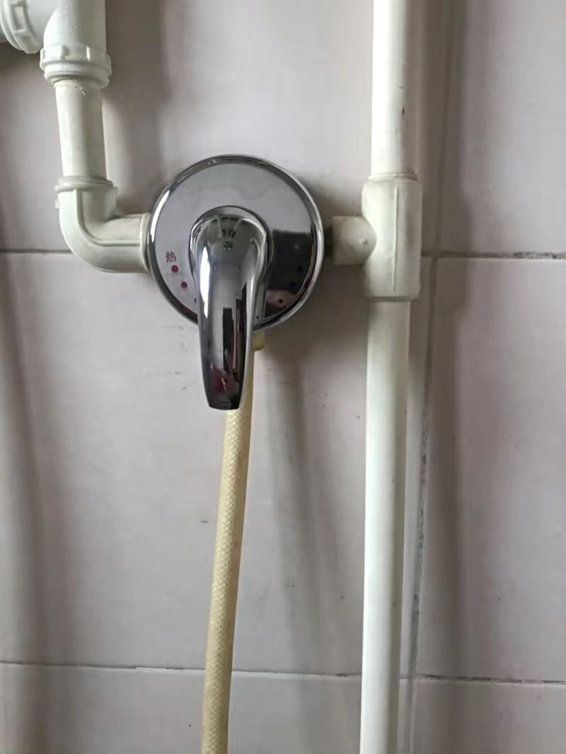 电热水器混水阀冷热配件明装淋浴水龙头贴墙式花洒洗澡混合阀