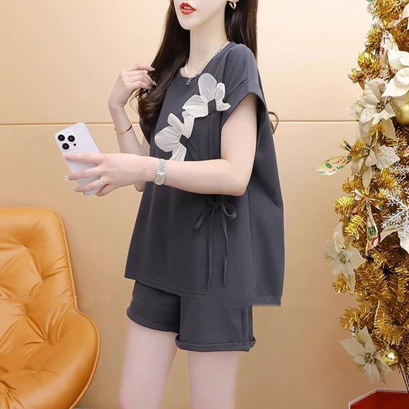 休闲运动服套装女夏季2025新款宽松大码时尚设计感短袖短裤两件套