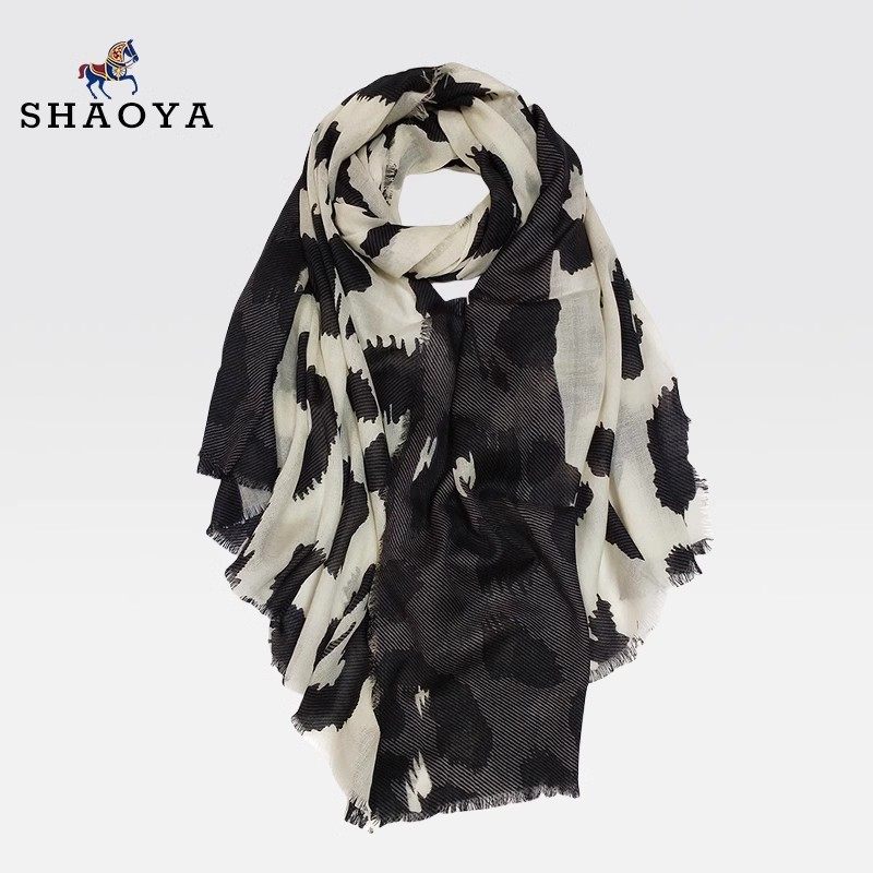 意大利春秋季100%纯羊毛围巾冬季女豹纹印花丝巾高档披肩保暖围脖