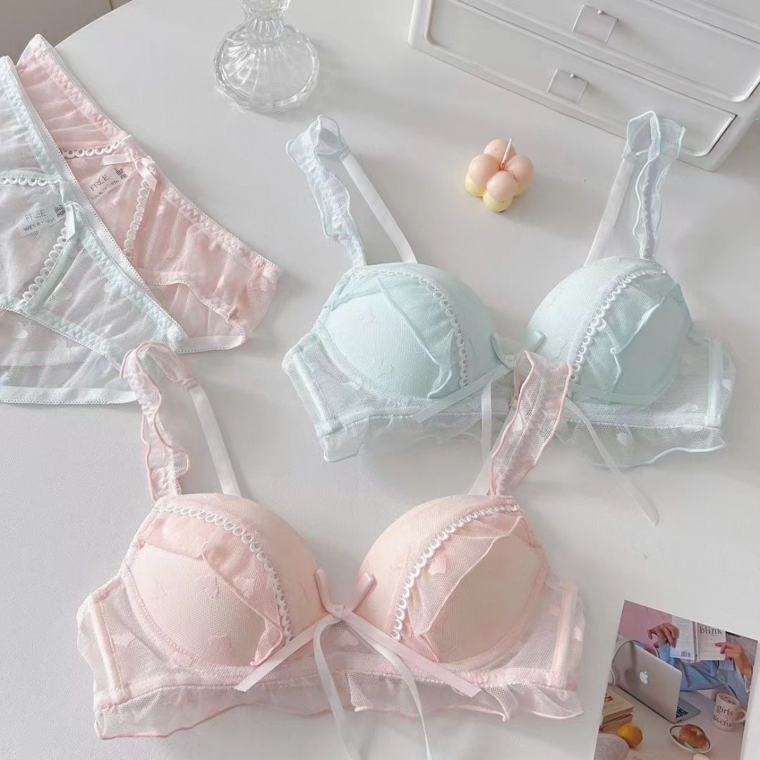 日系内衣无钢圈小胸聚拢防下垂蕾丝甜美蝴蝶结性感文胸罩套装