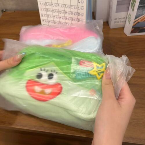 丑萌风铅笔盒笔袋收纳2026新款毛绒高中生搞怪大容量文具盒抽象