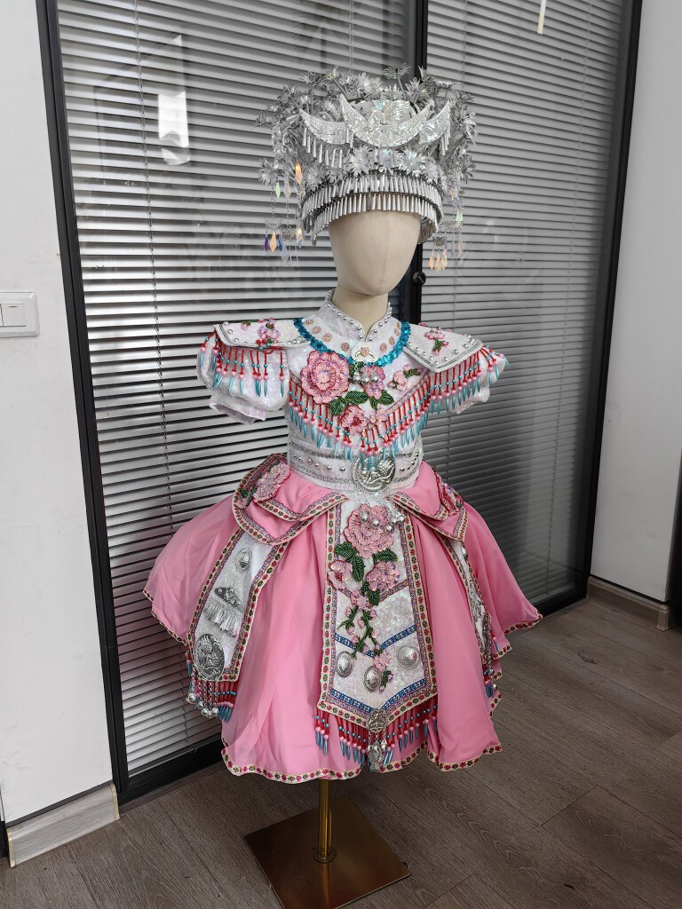 快乐阳光演出服女童少数民族苗族彝族白族舞台表演服粉色短款高端