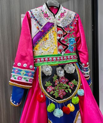快乐阳光儿童民族演出服女童撒尼喳喳呀独唱撒尼族哈尼族苗族彝族