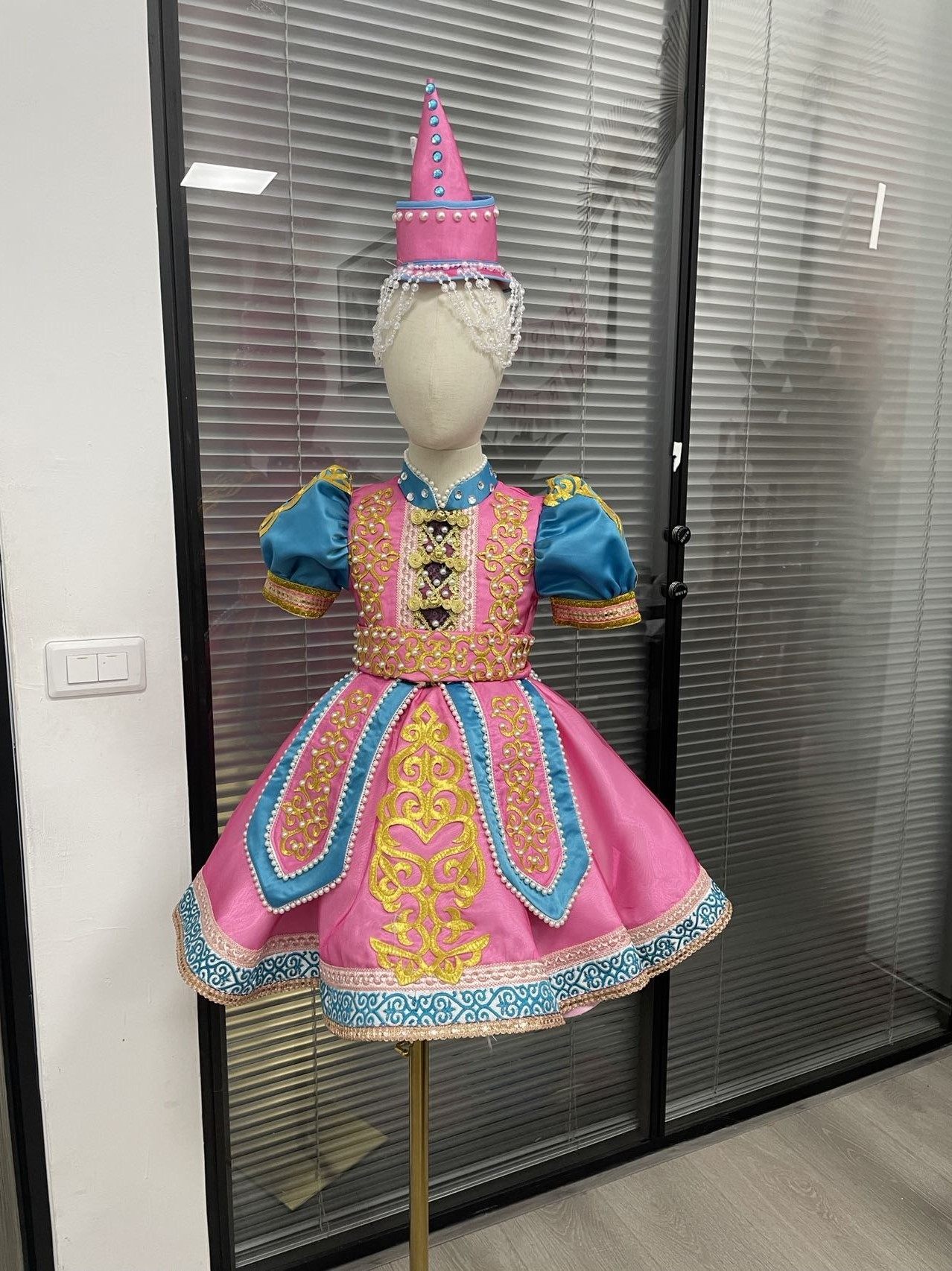 2022快乐阳光演出服陶爱格禾木的雪花女童蒙古族服装藏族服装定制