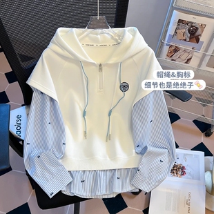 春装女2026新款韩系条纹假两件卫衣高初中学生少女学院风帽衫上衣