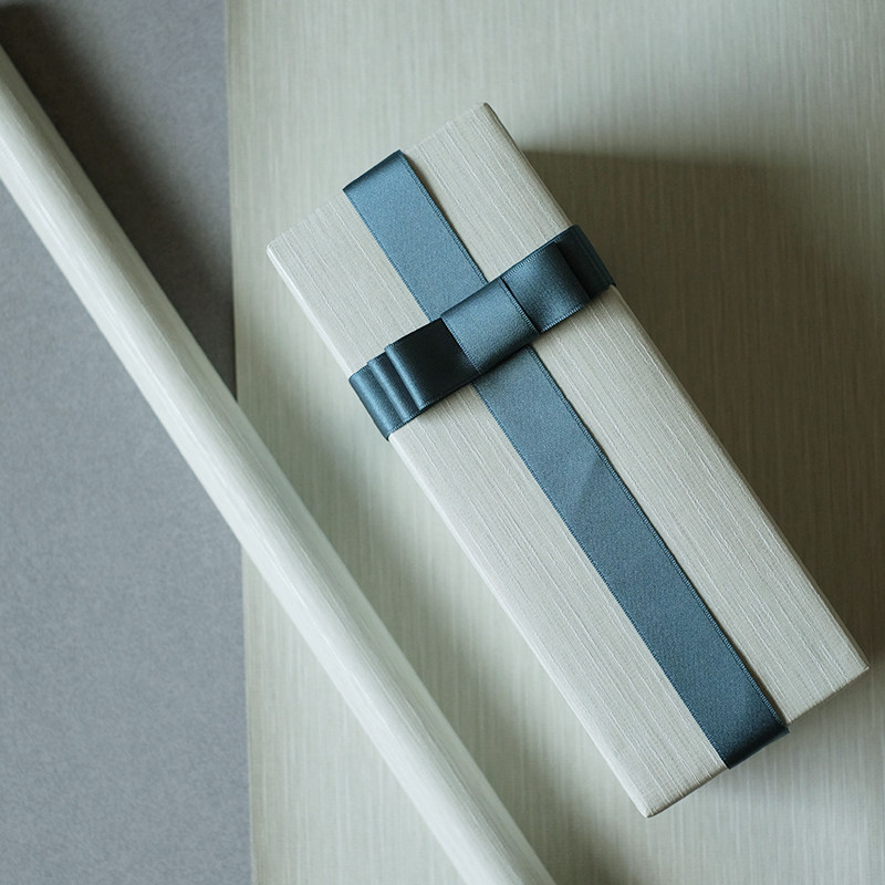 INS 스타일 베이지 블루 그레이 질감 포장지 MORANDI 컬러 실버 스트라이프 비즈니스 선물 용지 특수 용지