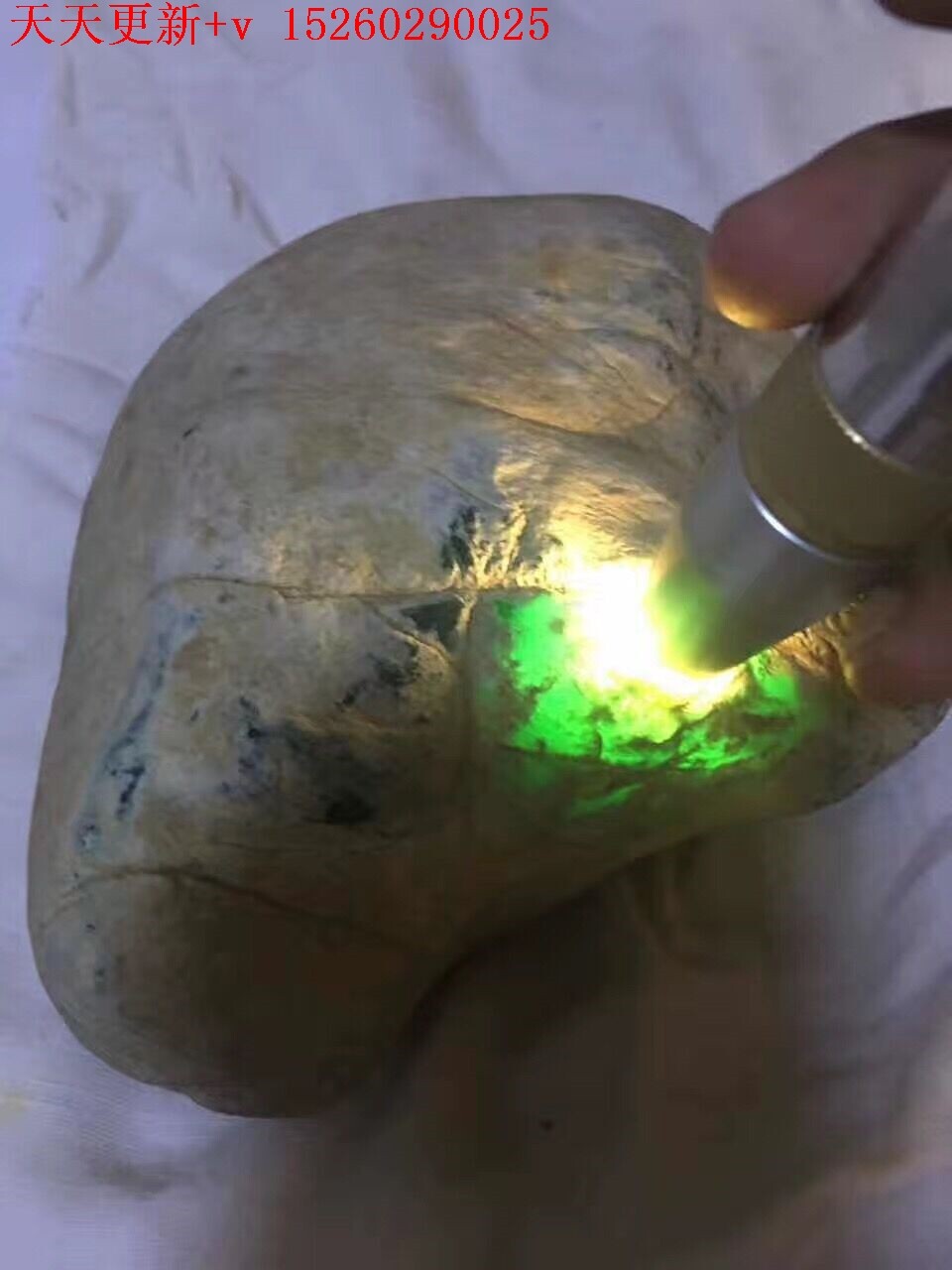 高端缅甸天然翡翠开窗玉石老坑矿石珠宝高冰帝王绿玻璃种木那原石