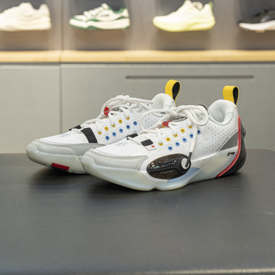 李宁韦德全城13篮球鞋