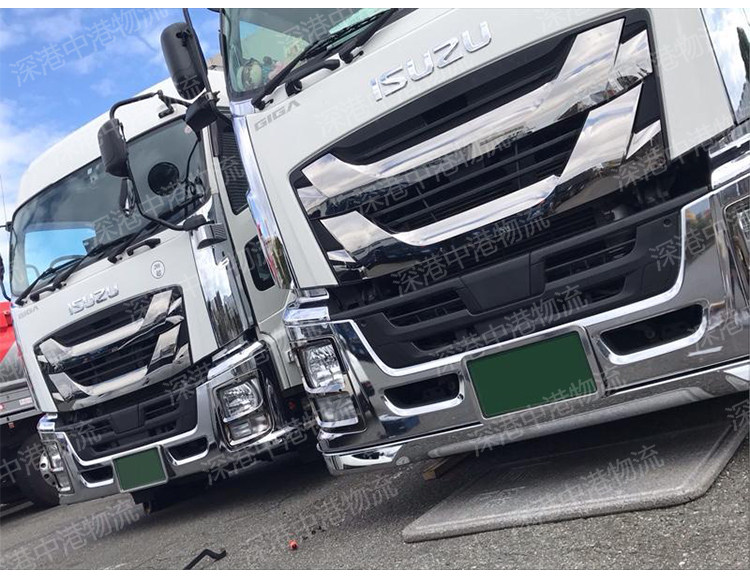 Спойлер бампера Isuzu Giga хром