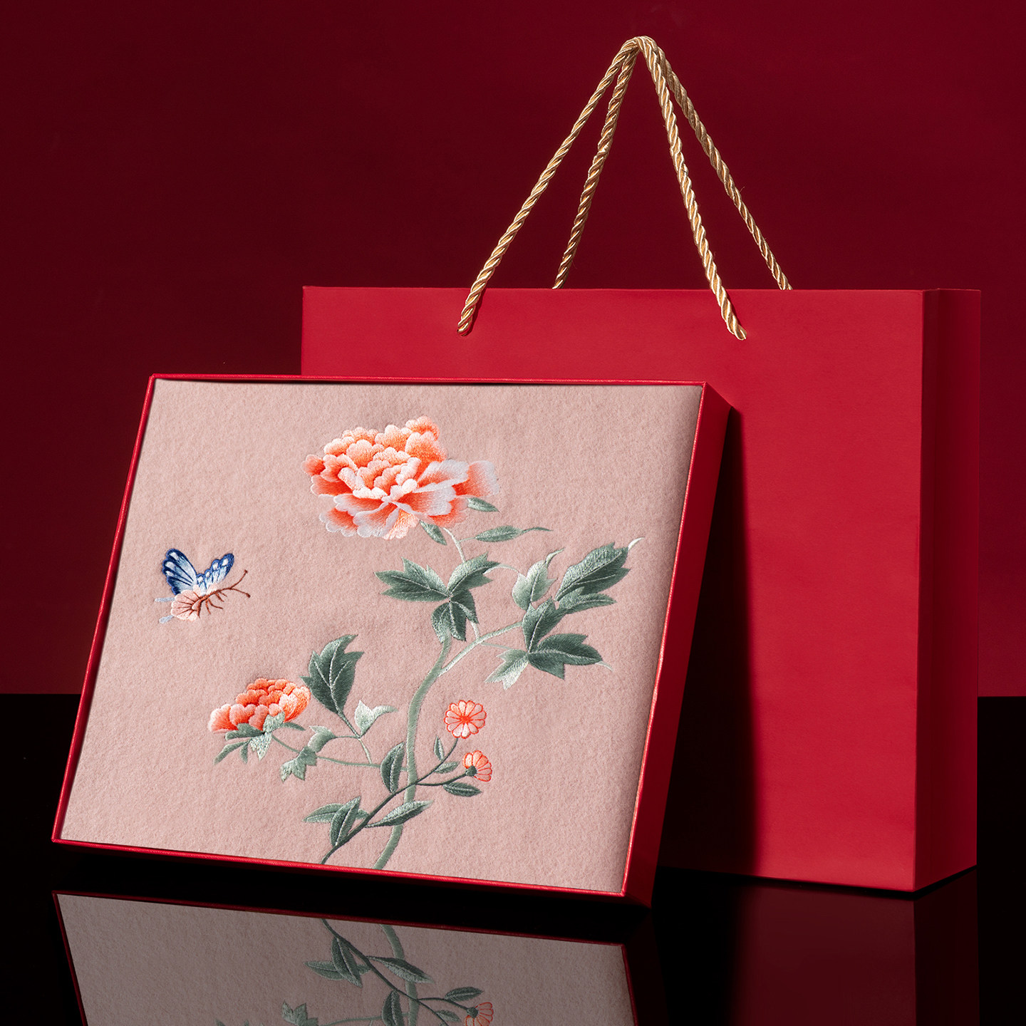 「牡丹蝶舞」中式粉色100%羊毛围巾盘扣披肩送老婆伴侣暖心的礼物