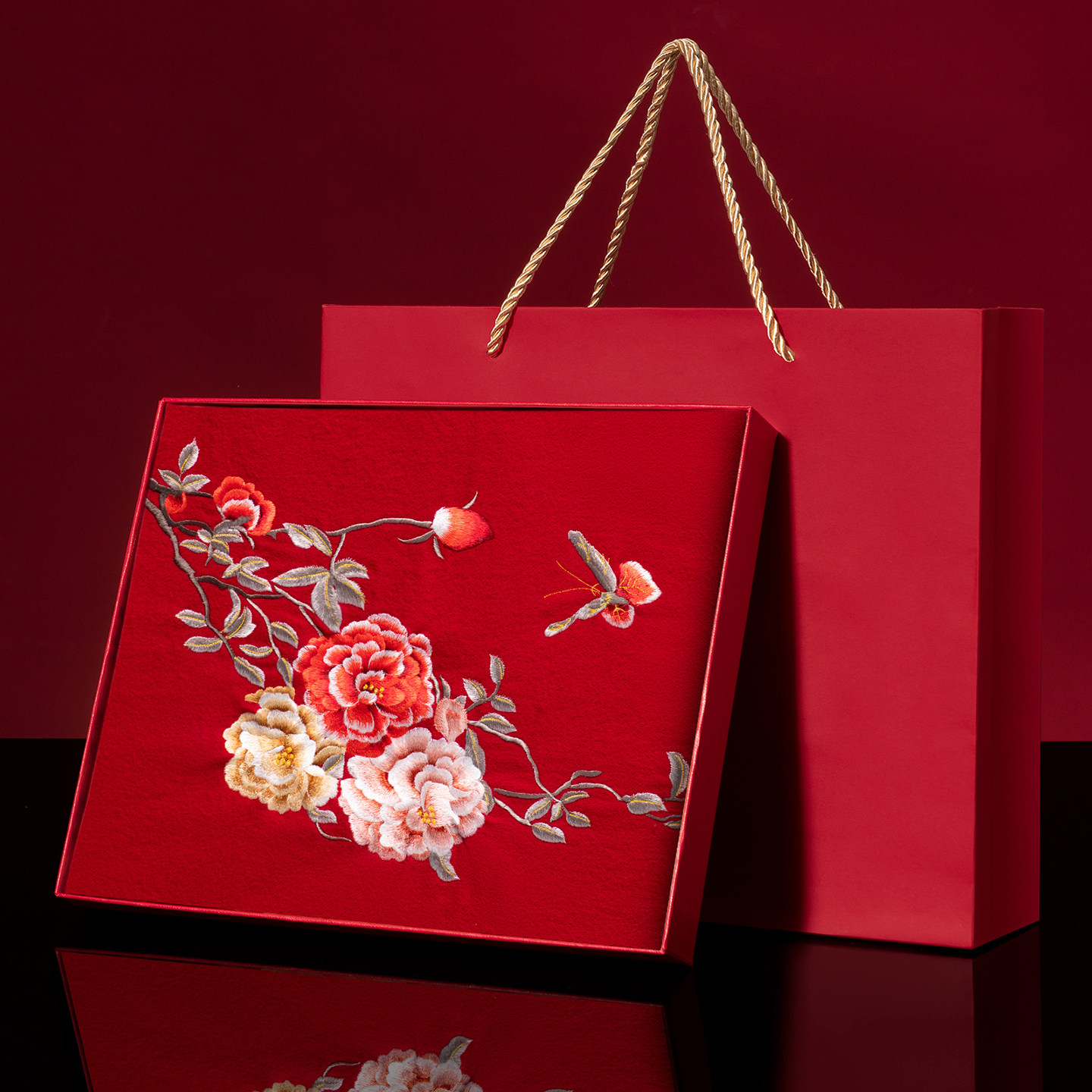 秋冬加大羊毛盘扣牡丹蝶舞刺绣围巾高档礼盒妈妈马年本命年女礼物