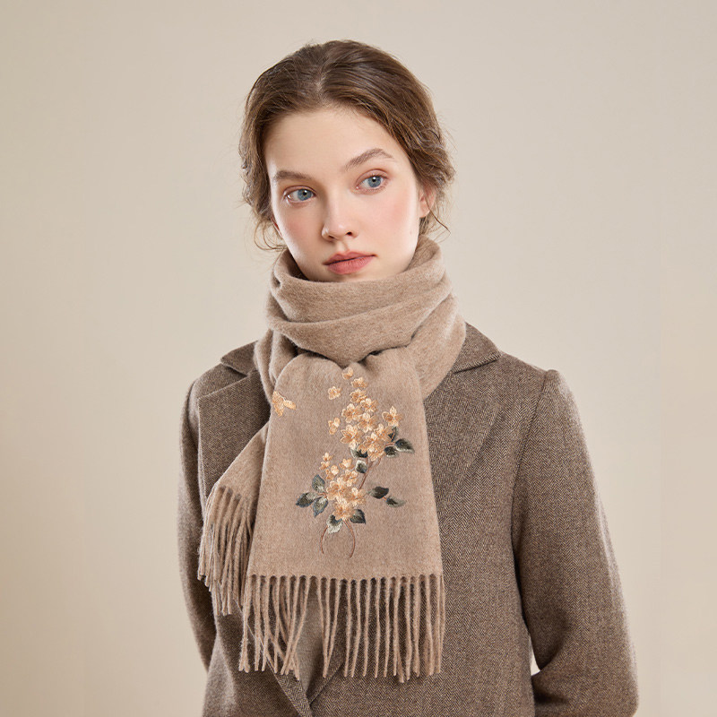 元旦过年送礼妈妈长辈礼物海棠花羊毛围巾女新款冬季上海伴手礼盒