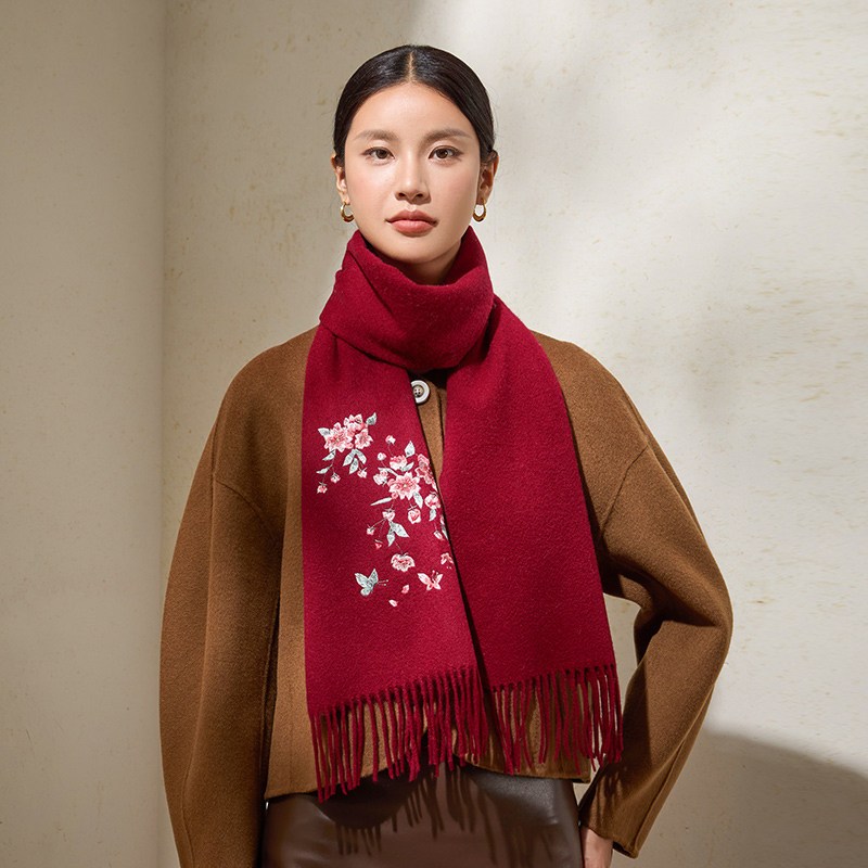 中国式浪漫|花间蝶舞 国风古韵2024新款秋冬苏绣纯羊毛围巾女妈妈