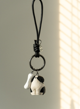 黑白小狗小骨头钥匙扣 可爱治愈边牧犬汽车钥匙扣礼物木雕纯手工