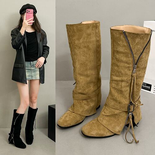 厚底中筒马丁靴女款2026春秋新款复古皮带扣西部褶皱堆堆骑士短靴