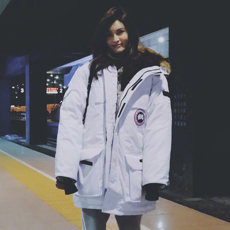 反季清仓新款何穗加厚保暖羽绒服