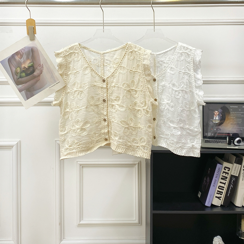 V领飞飞袖刺绣单排扣宽松衬衫女