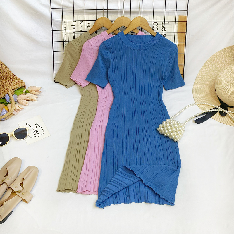 学院风A字针织圆领竖条纹连衣裙