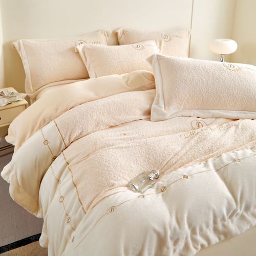 2025新款牛奶绒床上用品四件套秋冬季毛绒加厚珊瑚法兰绒被套床单