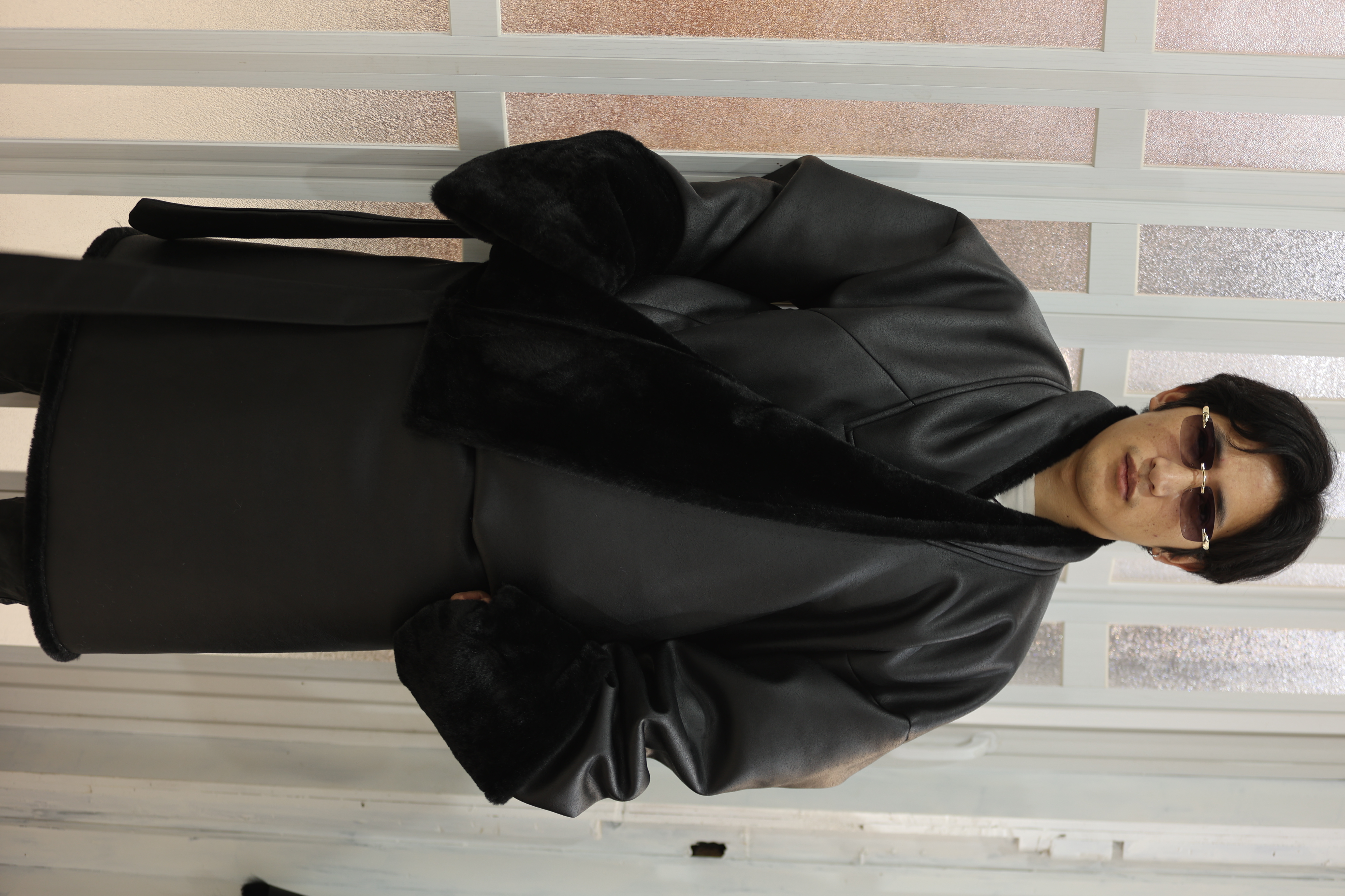 新款藏袍冬装男装加厚藏装软PU皮毛一体藏服保暖时尚防风小众耐脏