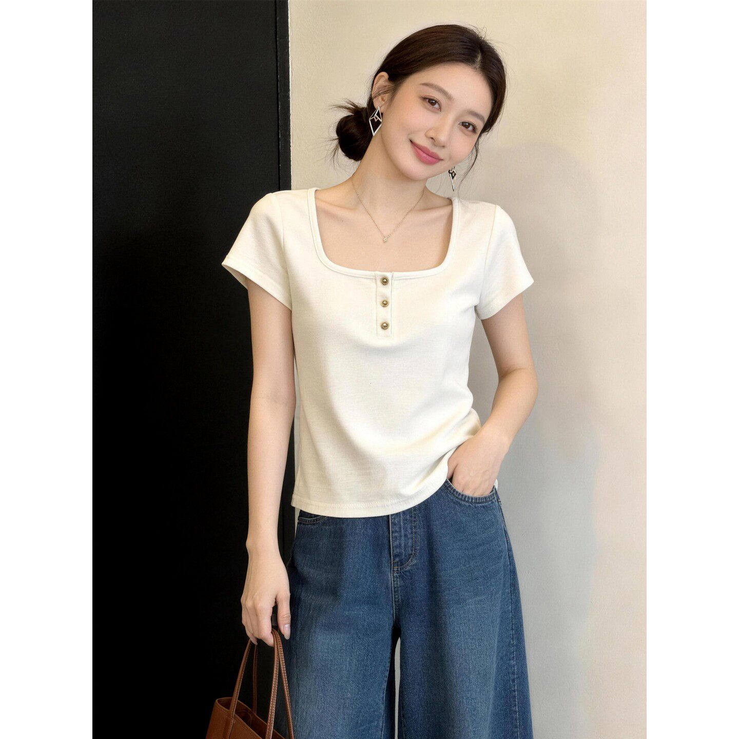 大码胖MM休闲风方领纽扣短袖T恤女夏季白色宽松显瘦纯色柔软上衣