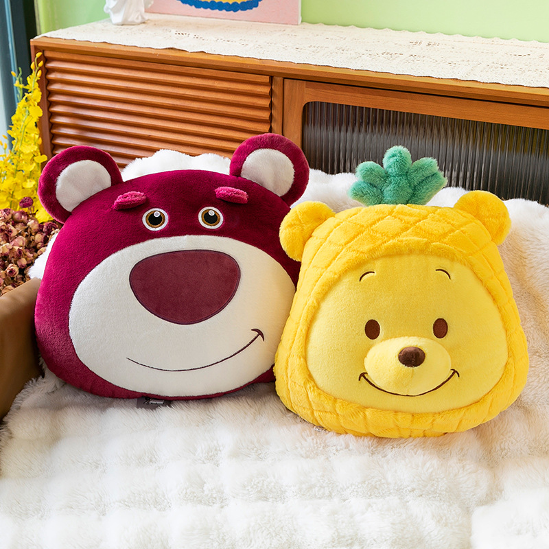 草莓熊抱枕维尼熊毛绒玩具