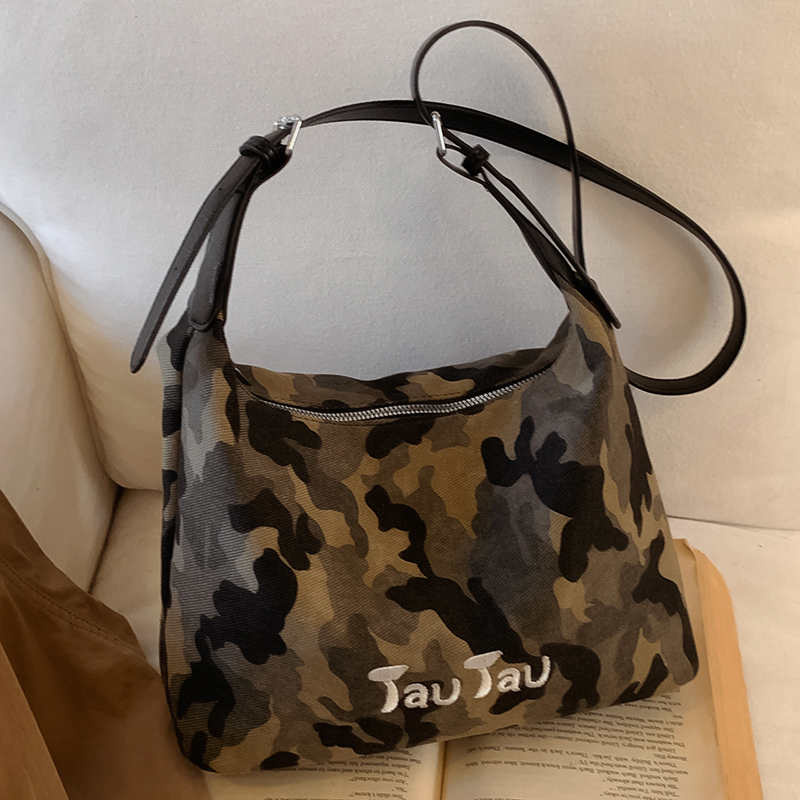 小众设计洋气通勤水桶包