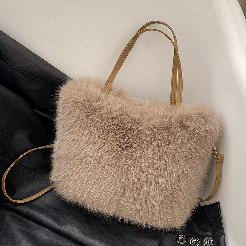 高级感复古毛茸茸小方包