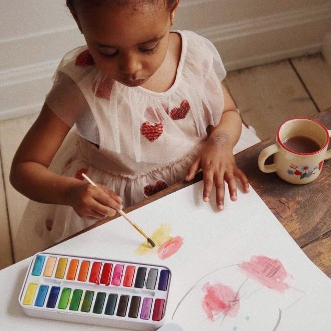 出口丹麦 24色固体水彩颜料便携铁盒 送画笔儿童绘画工具初学者,玩具/童车/益智/积木/模型,颜料,淘宝优惠券,粉丝福利购,淘宝优惠卷