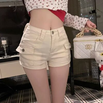 辣妹高腰牛仔短裤女奶白色高腰设计纯欲丰跨显瘦百搭修身热辣短裤