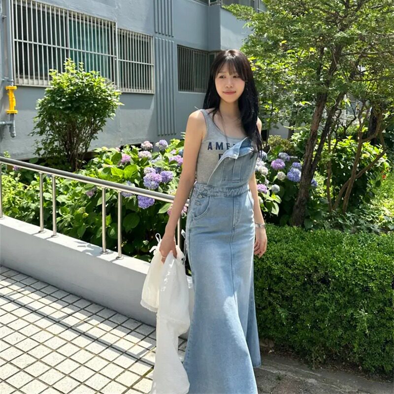 韩国 设计感牛仔拼接深色背带连衣裙长裙女