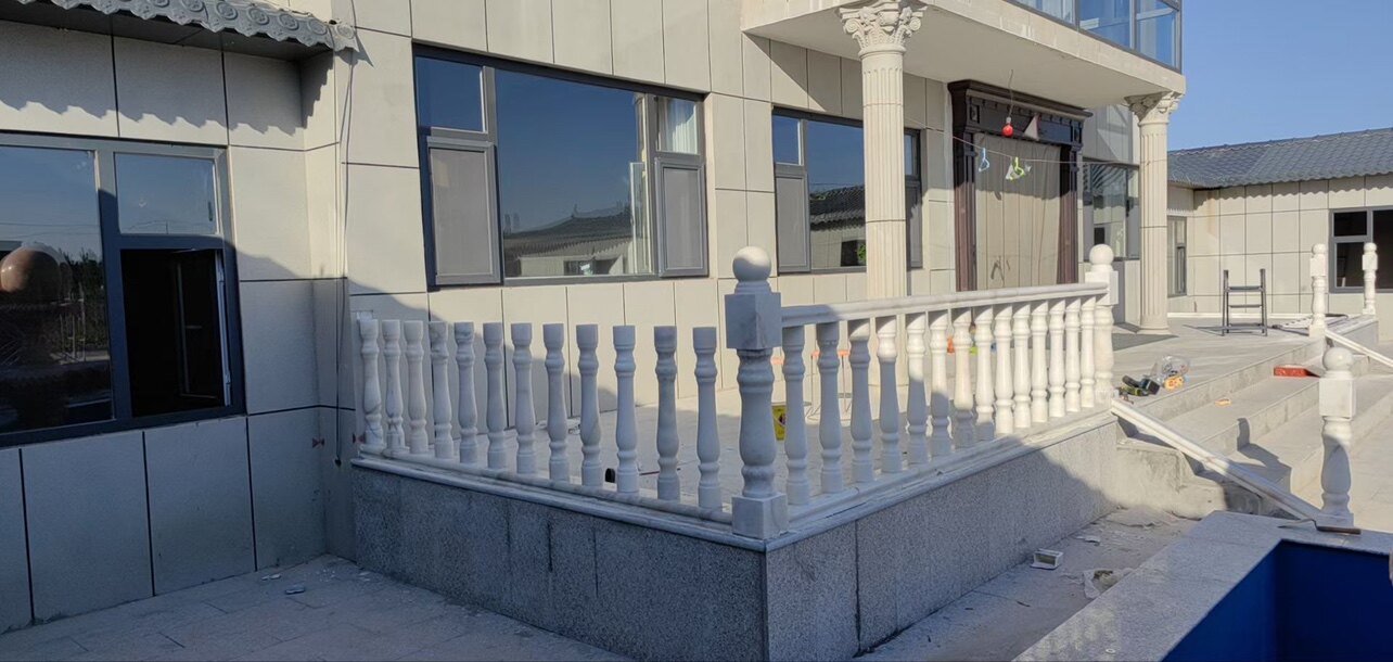 汉白玉雕刻扶手 纯天然石材阳台扶手石雕 罗马柱扶手 欧式阳台柱